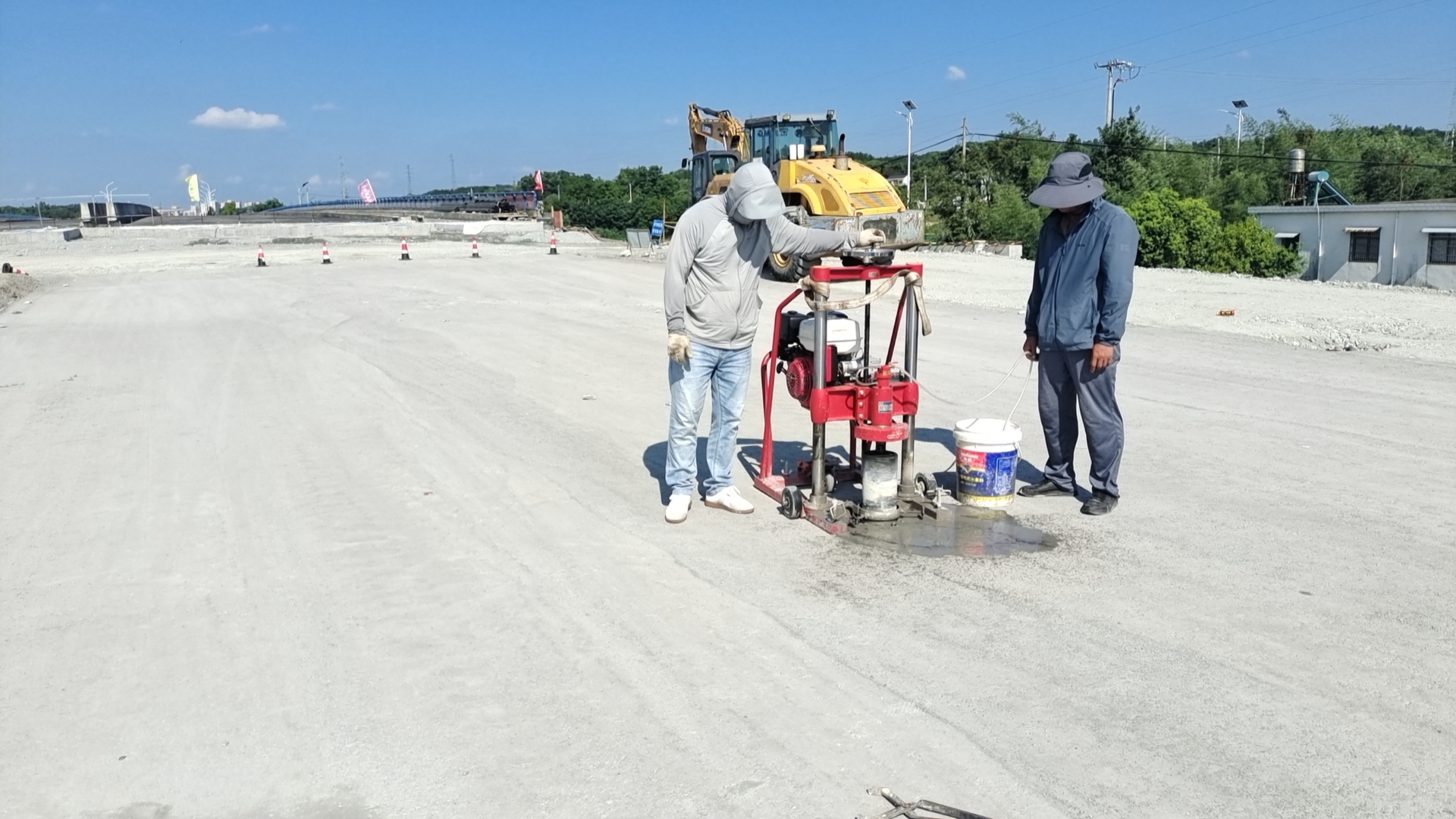 长河三桥一级路水稳底基层取芯